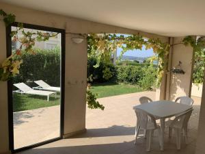 Grand T2 aux Issambres, jardin privatif, piscine, wifi, clim, parking - FR-1-768-57