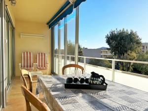 Appartement à 150m de la plage avec terrasse fermée et parking privatif - Bormes-les-Mimosas - FR-1-251-578