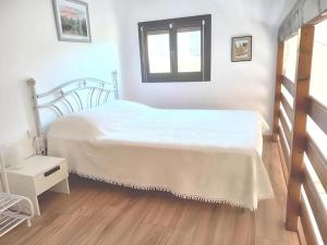 Appartements Proche Sarlat : Ideal Couple - Climatise & Piscine : photos des chambres