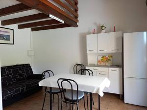 Appartements Proche Sarlat : Ideal Couple - Climatise & Piscine : photos des chambres