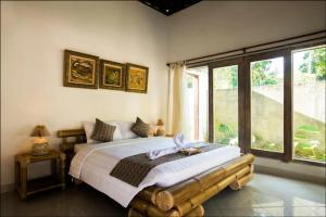 Ubud Dream-II: 2 private houses near the pool