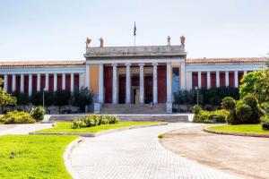 Central sunny 25sq flat, 6th floor