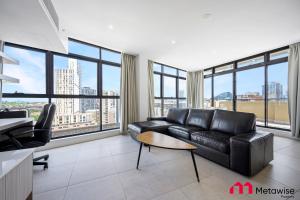 MetaWise Sydney CBD Haymarket Luxe 2Bed Penthouse Aqua