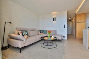 Luxuriöses Apartment Julie, familienfreundlich, Pools, Sportaktivitäten, Meerblick by Riviera Homelife Management