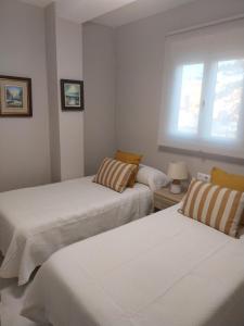 PLAYA LAS PILETAS-CALZADA