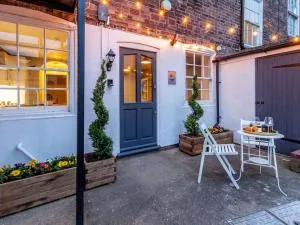 Mandarin Court Boutique City Centre Apartment - Henwick