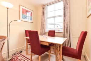 Smart flat near Pimlico Tube
