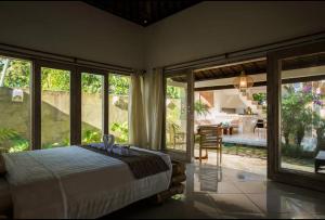 Ubud Dream-II: 2 private houses near the pool