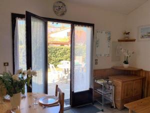 La Palmyre - PETITE VILLA MITOYENNE -PISCINE COLLECTIVE- PROCHE CENTRE