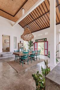 Gorgeous Colorful & Tropical Villa Canggu - VYG