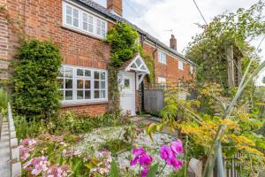 4 Church Cottages