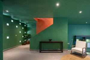 Colorful & Lively Centro Gem 5BR, Rooftop Patio