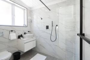 Contemporary Two Bedroom House in Greenpoint