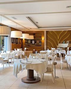 Hotels Hostellerie La Farandole : photos des chambres