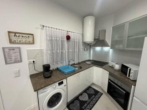 Funchal-Studio-Sleeps4-FreeParking