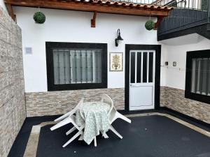 Funchal-Studio-Sleeps4-FreeParking