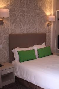 Hotels Hotel Dauphin : photos des chambres