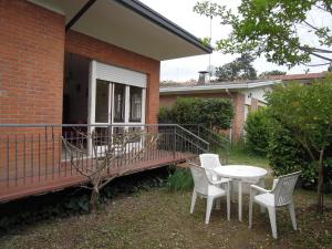 Nice apartment with private garden and parking