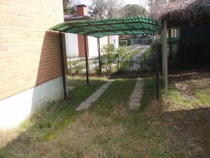 Nice apartment with private garden and parking