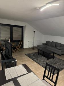 Wohnung mit Küche, Fernseher, WLAN und Parkplatz