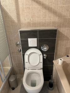 Wohnung mit Küche, Fernseher, WLAN und Parkplatz - Brian