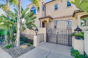 Bay View Dream Home - IndoorOutdoor Living, Rooftop & Steps to Bay