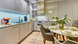 Rezydencja Niechorze 124 z Ogródkiem, Basenem i SPA Gratis - 5D Apartments