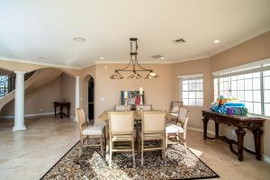 Golf Course Luxury Retreat on Hogan