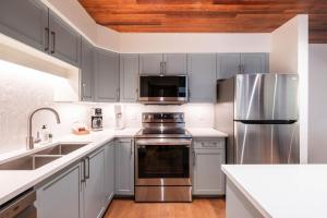 Pet friendly | Renovated | Free parking | Spacious