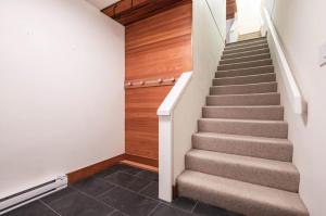 Pet friendly | Renovated | Free parking | Spacious