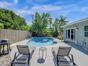 Poolside Paradise Spacious 3BR Haven near Pompano Beach - Lighthouse Point