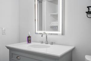 All Eyes On Me Private South Tampa Condo