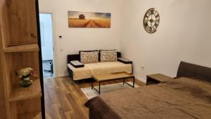 Coresi Luxury Sinuhe Residents Studio for 4