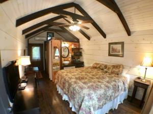 Tiny Home Cottage Near the Smokies #1 Olga