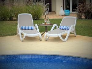 Villa Cascata, 3 bedroom, Pool, close to Olhos de Agua