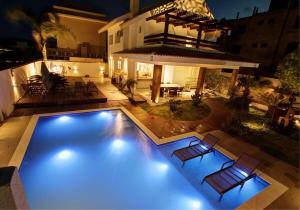 Casa do Artista a 60m do mar, piscina, 4 quartos