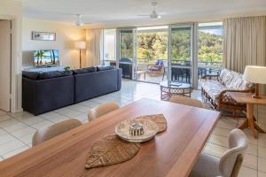 Poinciana 109 & Buggy Hamilton Island