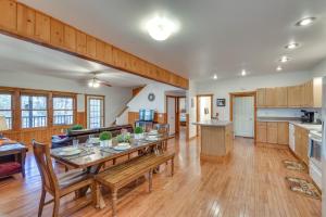 Hiawassee Vacation Rental with Grill about 9 Mi to Lake!