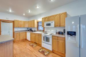 Hiawassee Vacation Rental with Grill about 9 Mi to Lake!