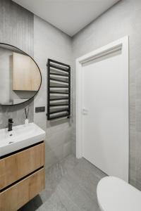 Brand New Mindaugas Luxury Designer Apart