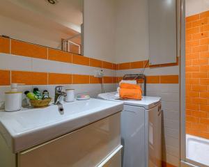 Rainbow Vatican home img34