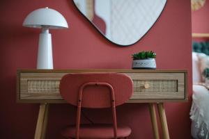 2-bed near Gloucester & Cotswolds - 2x parking, desk, fibre, arcade