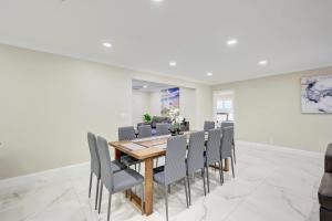 Deluxe 5BR & 3BA Villa in Hollywood Lakes near Beach