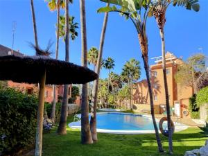 Two bedroom apartment walking distance to a stunning beach in Casares Costa