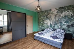 Jungle apartment in the center