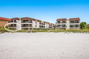 Waters Edge 110N Condo