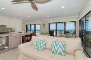 Waters Edge 110N Condo