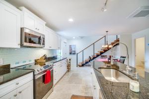 2-Story Cape Canaveral Home: Walk to Public Beach!