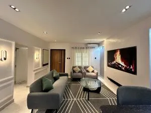 9 mins to giwa water park, open kitchen, digital shower - Aja