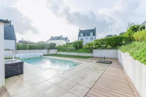 Maisons de vacances TY KREIZH - Maison neuve avec piscine proche mer : photos des chambres